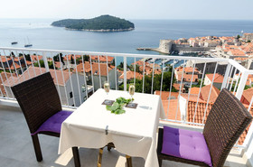 Ploce Apartmani-Luv