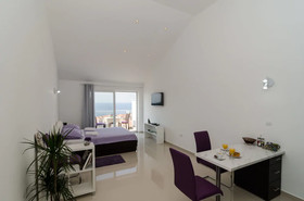 Ploce Apartmani-Luv