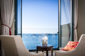 Royal Princess Hotel
