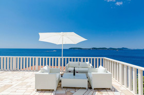 Sea & Stone Apartments