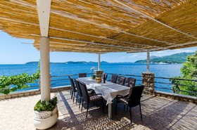 Sea & Stone Apartments