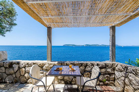 Sea & Stone Apartments