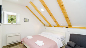 Shining Star Apartments