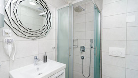 Shining Star Apartments