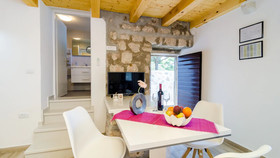 Shining Star Apartments