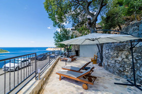 Shining Star Apartments