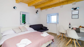 Shining Star Apartments