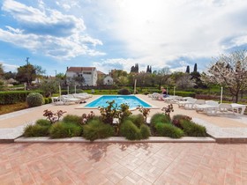 Villa Darrer