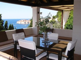 Villa King