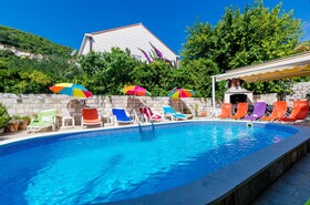 Villa Leona V1