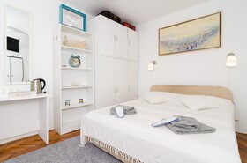 White Wave Guest House