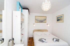 White Wave Guest House