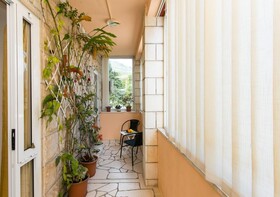 Yellow Room Guesthouse