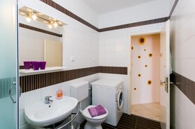Yellow Room Guesthouse