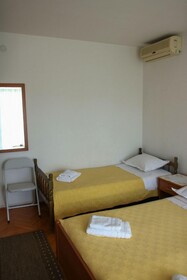 Apartments Zdravko