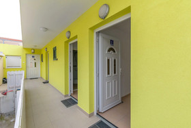 Apartments Road Star