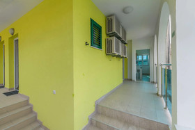 Apartments Road Star