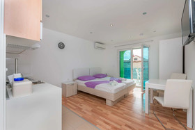 Apartments Road Star