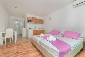 Apartments Road Star