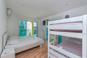 Apartments Road Star