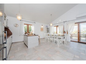Villa More With Pool And Garden