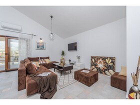 Villa More With Pool And Garden