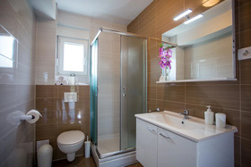 Apartments Enelani