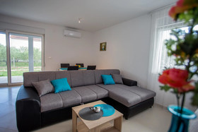 Apartments Enelani
