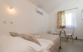 Apartments Livaja