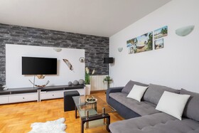 Sunshine Holiday Home