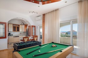 Sunshine Holiday Home