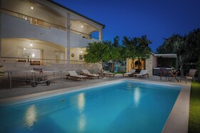 Sunshine Holiday Home