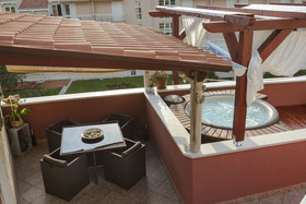 House Dina