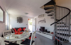 House Dina