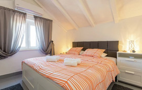 House Dina