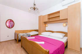Apartment And Rooms Ivan