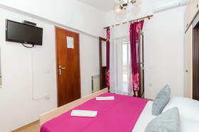Apartment And Rooms Ivan