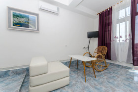 Apartment And Rooms Ivan