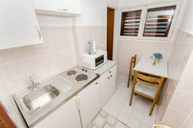 Apartment And Rooms Ivan