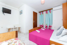 Apartment And Rooms Ivan