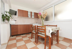 Apartment And Rooms Ivan