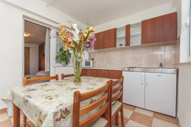 Apartment And Rooms Ivan