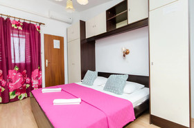 Apartment And Rooms Ivan