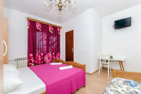 Apartment And Rooms Ivan