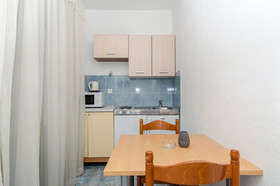 Apartment And Rooms Ivan