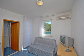 Apartments Jakov