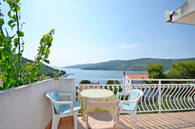 Apartments Jakov