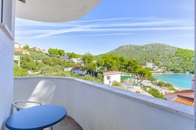 Apartments Jakov