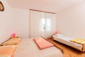 Apartments Marija Vinisce