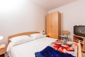 Apartments Marija Vinisce